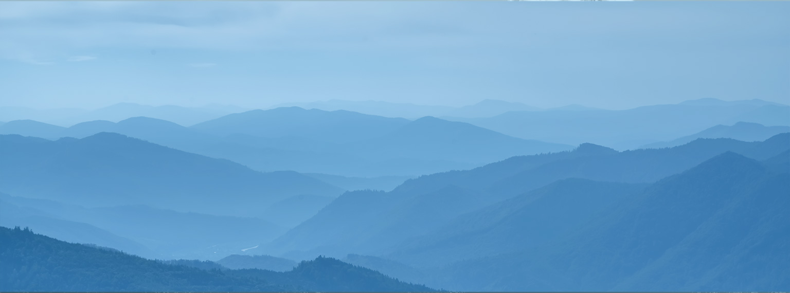 Foggy mountains background
